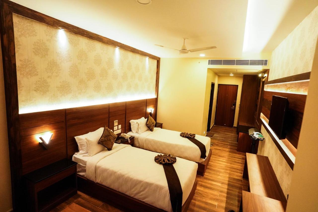 V Five Hotel Singapperumalkovil المظهر الخارجي الصورة
